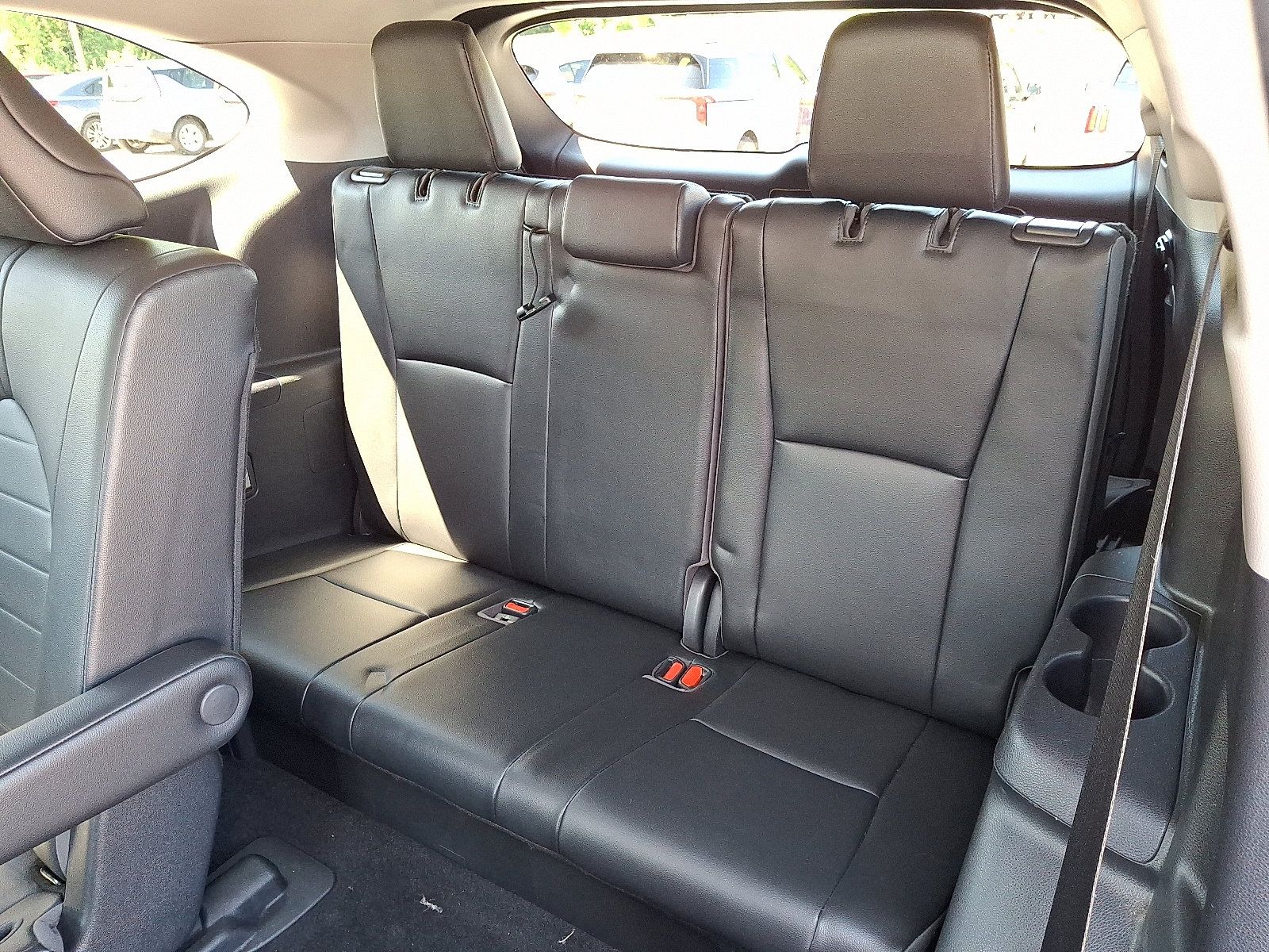 Used 2020 Toyota Highlander XLE AWD/4WD image 10