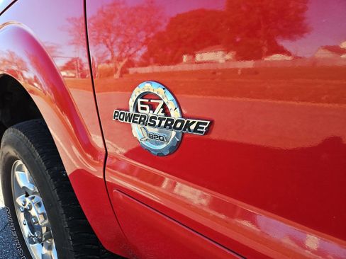 Used 2011 Ford F250 Lariat w/ Lariat Interior Pkg image 11