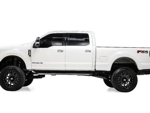 Used 2017 Ford F250 Lariat AWD/4WD image 6