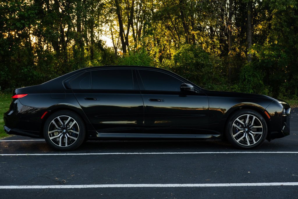 Certified 2024 BMW 760i xDrive w/ Executive Package AWD/4WD image 10