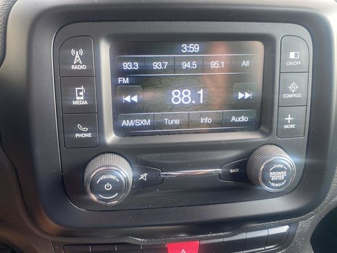 Used 2015 Jeep Renegade Latitude w/ Popular Equipment Group AWD/4WD image 13