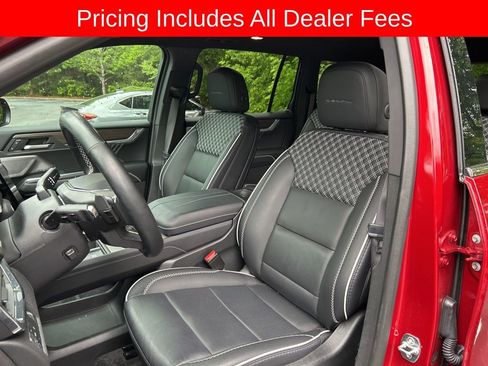 Used 2025 GMC Acadia Denali w/ Super Cruise Package FWD image 4