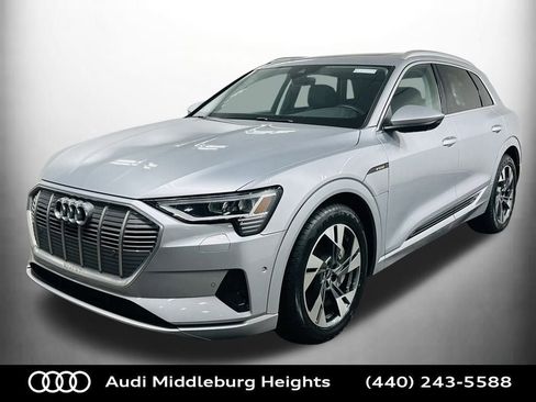 Used 2021 Audi e-tron Premium Plus w/ Premium Plus Package image 4