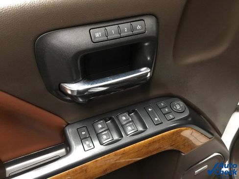 Used 2017 Chevrolet Silverado 1500 High Country image 27