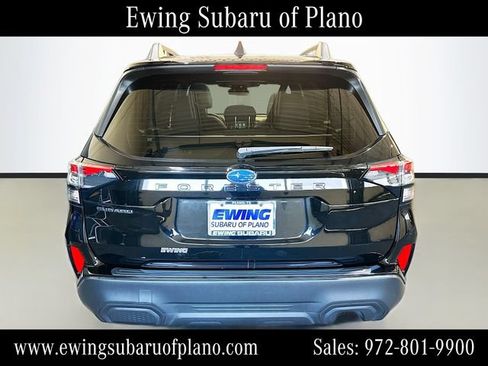Used 2025 Subaru Forester Premium AWD/4WD image 6