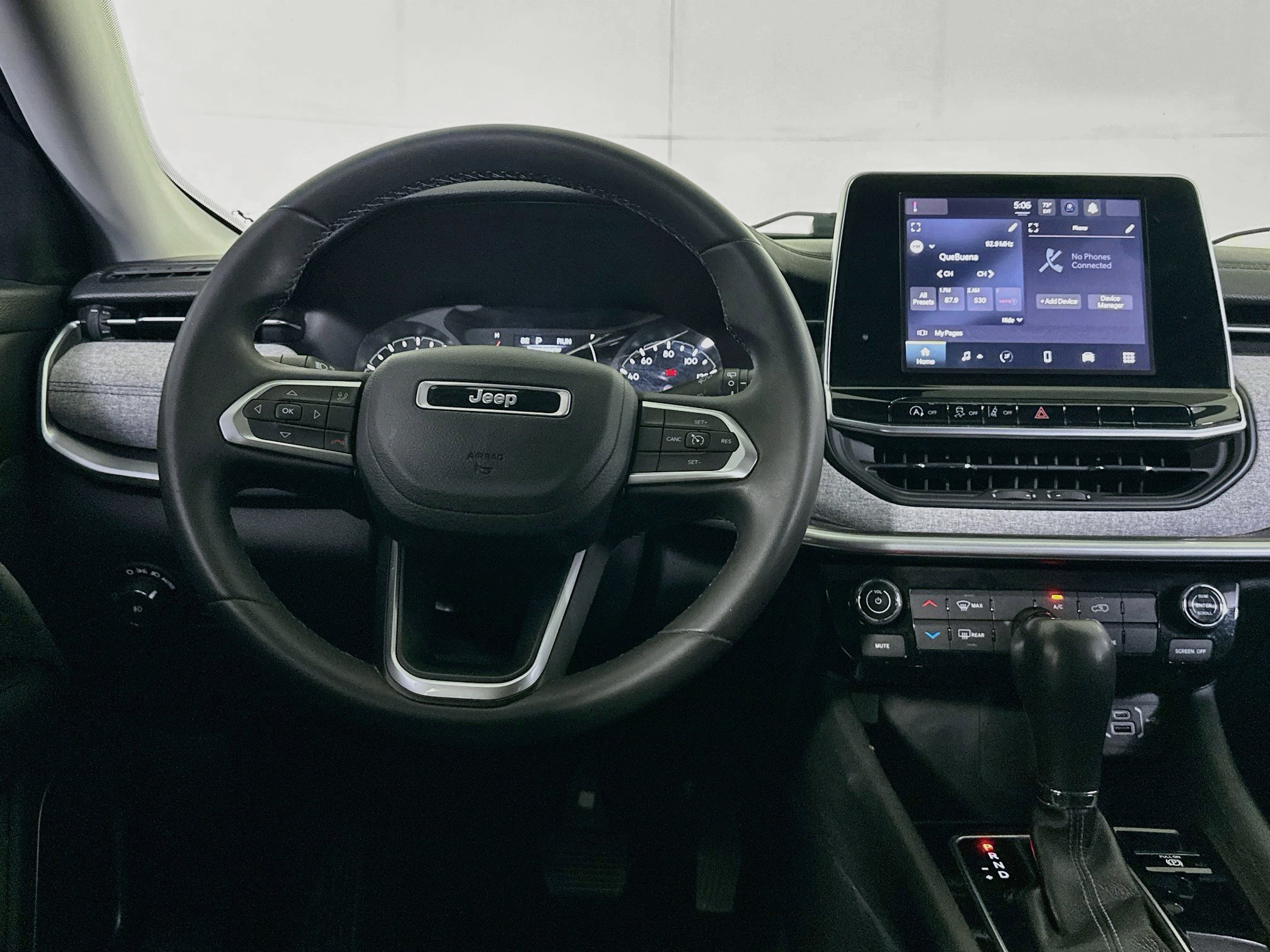 Used 2022 Jeep Compass Latitude FWD image 18