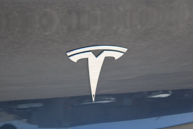 Used 2023 Tesla Model Y 2WD image 8