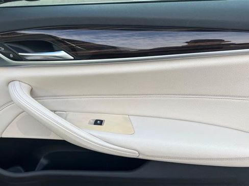 Used 2018 BMW 530e RWD image 60