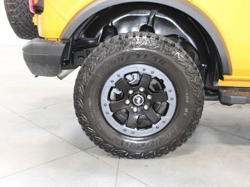 Used 2021 Ford Bronco Badlands image 16