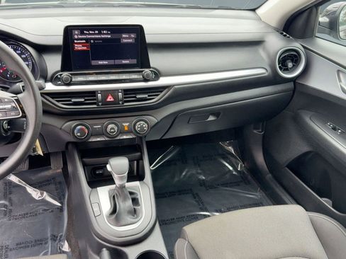 Used 2023 Kia Forte LXS image 28