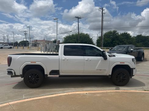 Used 2024 GMC Sierra 2500 AT4 w/ AT4 Premium Plus Package AWD/4WD image 4