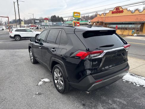 Used 2019 Toyota RAV4 Limited w/ Advanced Technology Package image 4