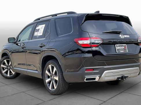 Used 2023 Honda Pilot Touring image 11