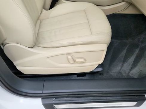 Used 2018 Audi Q5 2.0T Premium Plus w/ Premium Plus Package AWD/4WD image 39