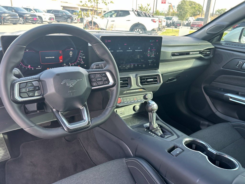 Used 2025 Ford Mustang Coupe RWD image 19