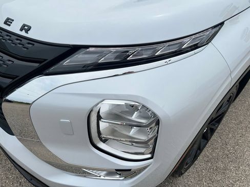 Used 2023 Mitsubishi Outlander SEL AWD/4WD image 29