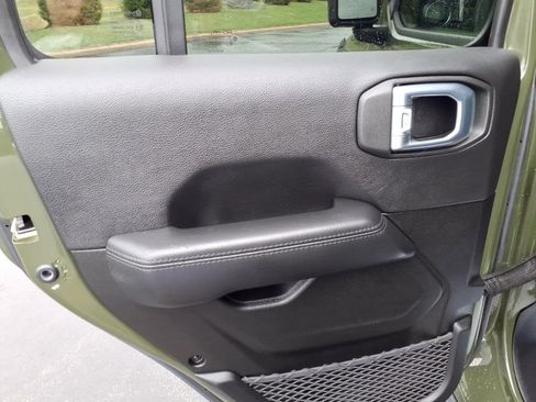 Used 2021 Jeep Wrangler Unlimited Sahara AWD/4WD image 16