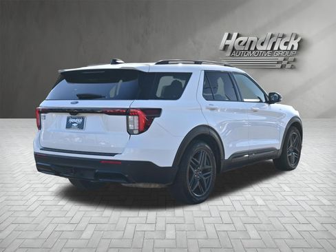 Used 2025 Ford Explorer ST-Line w/ Premium Package image 10