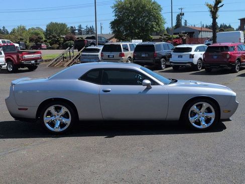 Used 2013 Dodge Challenger R/T w/ Electronics Convenience Group RWD image 6