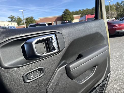 New 2025 Jeep Gladiator Sport AWD/4WD image 29