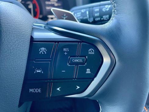 Used 2025 Lexus LX 600 4WD w/ Luxury Package image 22