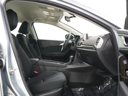 Used 2017 MAZDA MAZDA3 Sport w/ Preferred Equipment Package FWD image 11