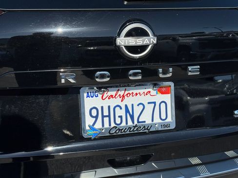 Used 2023 Nissan Rogue SV FWD image 10