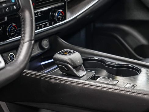 Used 2021 Nissan Rogue Platinum image 24