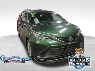 Used 2025 Toyota Sienna Limited video 1