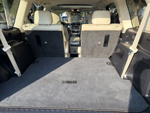 Used 2021 Lexus GX 460 Luxury w/ Sport Design Package AWD/4WD image 44