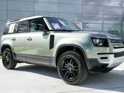 Used 2025 Land Rover Defender 110 S image 3