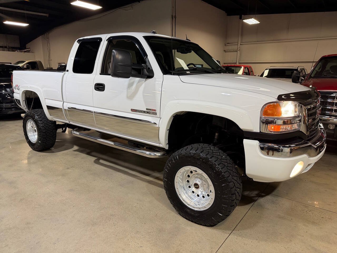 Used 2005 GMC Sierra 2500 SLT w/ Heavy-Duty Power Package AWD/4WD image 30