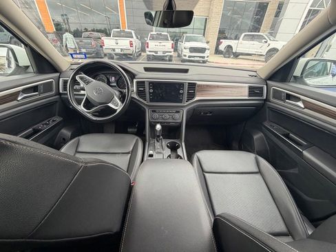 Used 2021 Volkswagen Atlas SE w/ Panoramic Sunroof Package FWD image 21