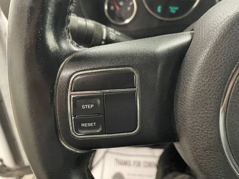 Used 2018 Jeep Wrangler Unlimited Rubicon AWD/4WD image 15