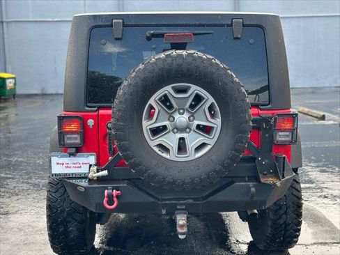 Used 2017 Jeep Wrangler Unlimited Rubicon w/ Connectivity Group AWD/4WD image 6