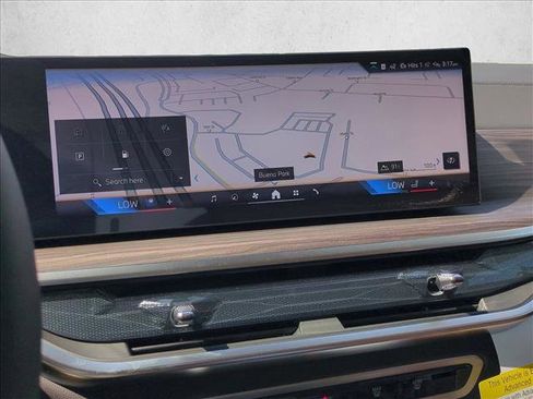 New 2026 BMW X7 xDrive40i w/ Premium Package AWD/4WD image 14