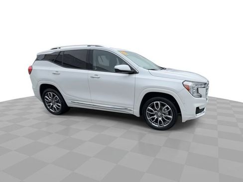 Used 2023 GMC Terrain Denali w/ Denali Premium Package image 2