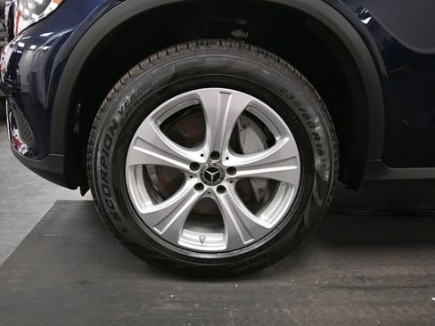 Used 2018 Mercedes-Benz GLC 300 4MATIC image 35