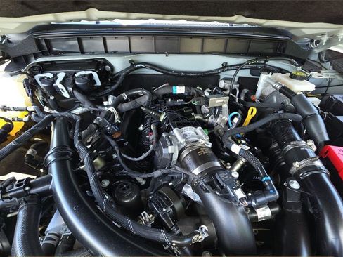 Used 2024 Ford Bronco Wildtrak image 10