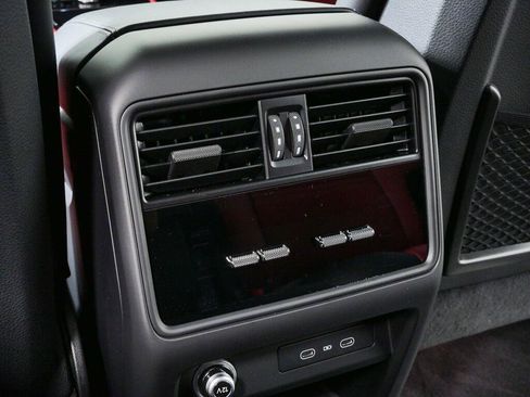 New 2026 Porsche Cayenne Coupe AWD/4WD image 22