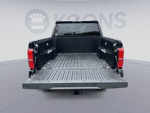 Used 2025 Toyota Tacoma TRD Sport AWD/4WD image 23