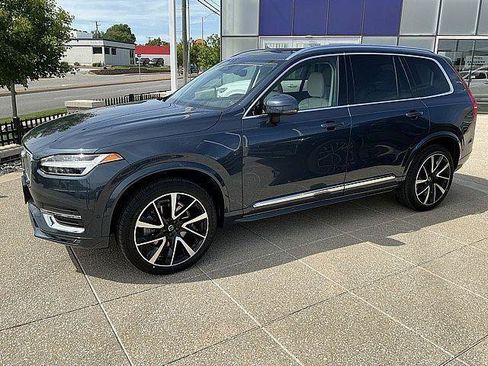 Used 2023 Volvo XC90 B6 Plus w/ Protection Package Premier AWD/4WD image 11