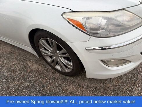 Used 2013 Hyundai Genesis 3.8 w/ Technology Pkg RWD image 16