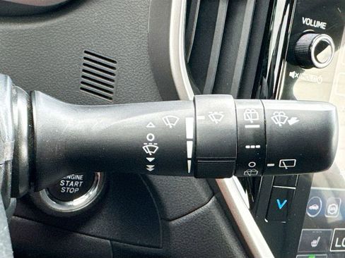 Used 2023 Subaru Ascent Limited w/ Technology Package image 15