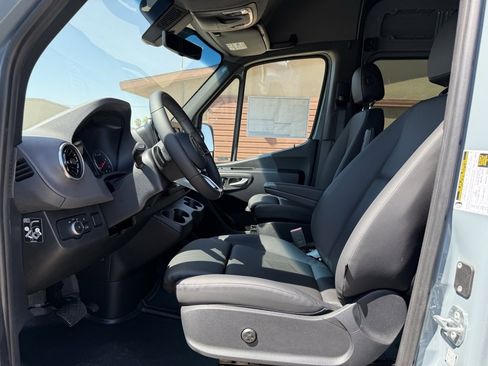 New 2025 Mercedes-Benz Sprinter 2500 image 10