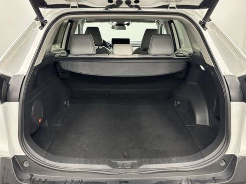 Used 2023 Toyota RAV4 XLE Premium image 8