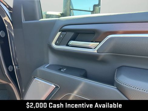 New 2026 GMC Sierra 2500 Denali w/ Denali Reserve Package AWD/4WD image 18