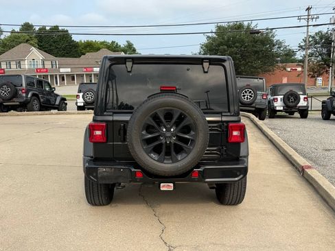 Used 2021 Jeep Wrangler Unlimited Sahara AWD/4WD image 7