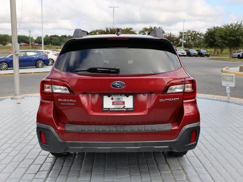 Used 2018 Subaru Outback 2.5i Premium image 4