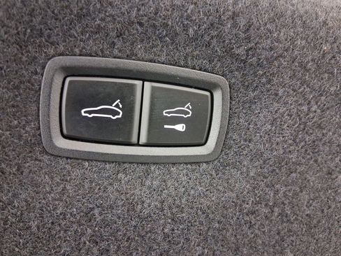 Used 2022 Audi RS e-tron GT w/ Carbon Performance Package image 25